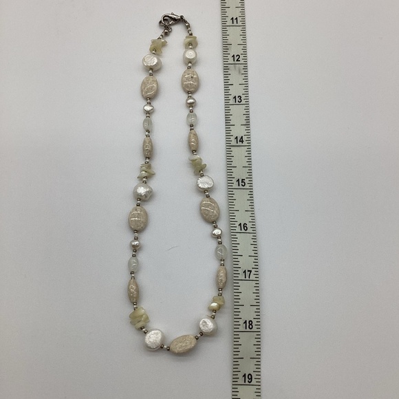 1740. Boho Cream Stone & Pearl Choker Necklace EUC - Picture 3 of 3